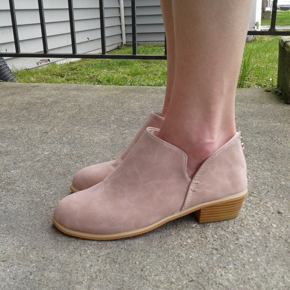 Rose colored booties - Picture 2 of 3